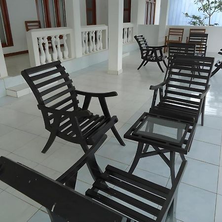 Kent Hotel تيساماهاراما المظهر الخارجي الصورة