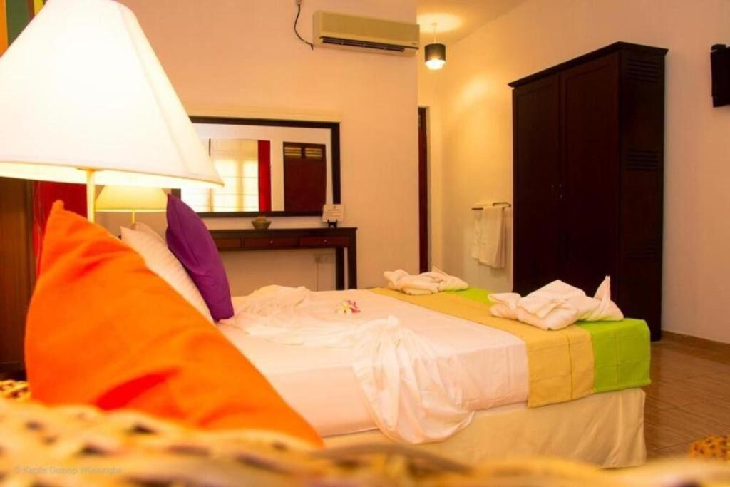 Kent Hotel تيساماهاراما المظهر الخارجي الصورة