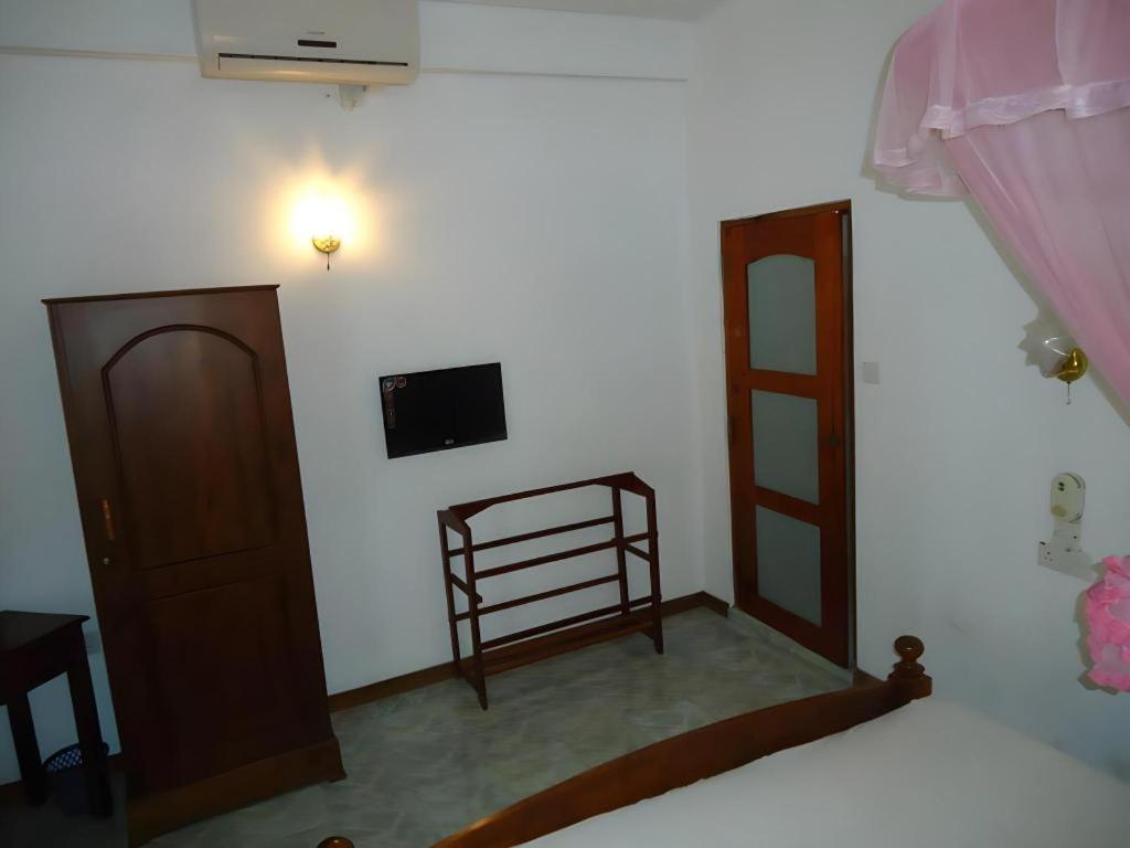 Kent Hotel تيساماهاراما المظهر الخارجي الصورة
