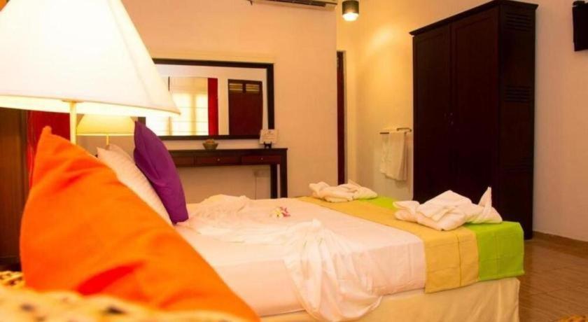 Kent Hotel تيساماهاراما المظهر الخارجي الصورة