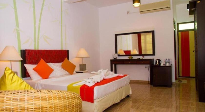 Kent Hotel تيساماهاراما المظهر الخارجي الصورة