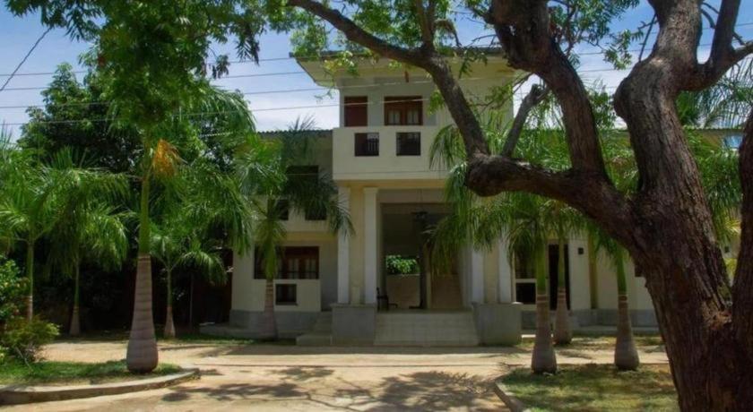 Kent Hotel تيساماهاراما المظهر الخارجي الصورة