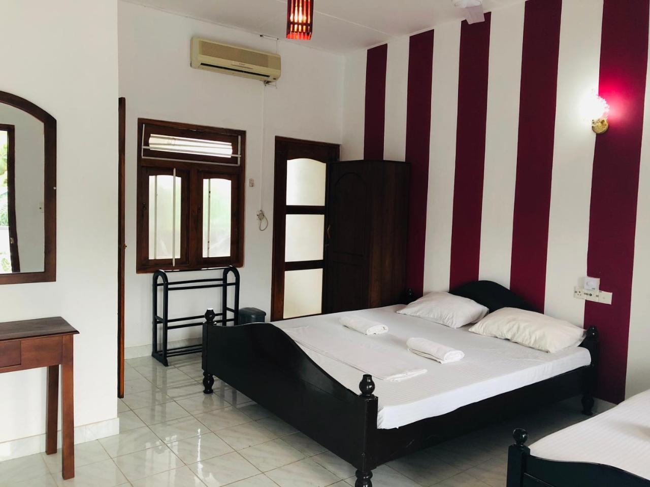 Kent Hotel تيساماهاراما المظهر الخارجي الصورة